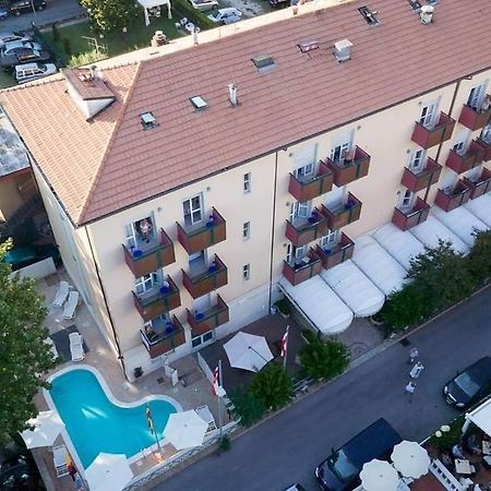 Aron Hotel Rimini Bagian luar foto