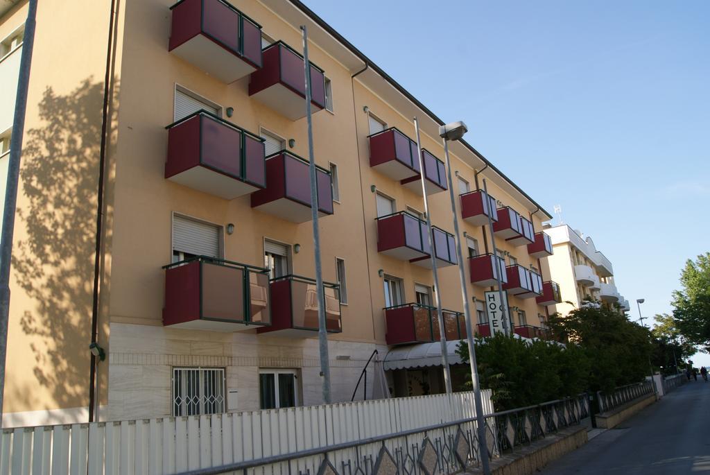 Aron Hotel Rimini Bagian luar foto