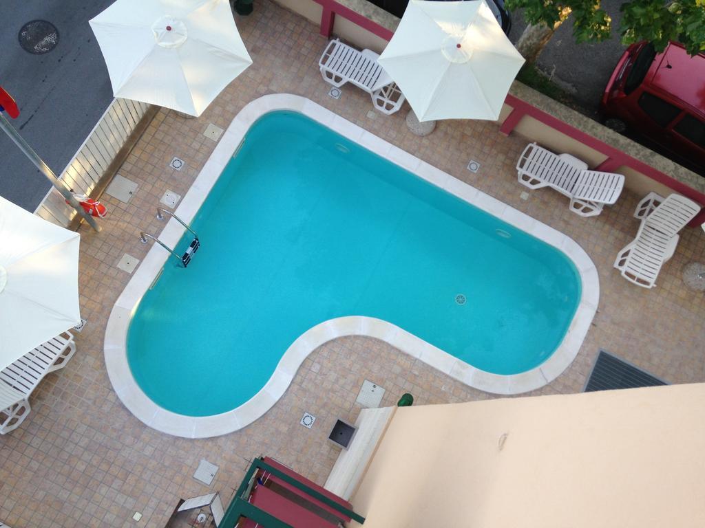 Aron Hotel Rimini Bagian luar foto