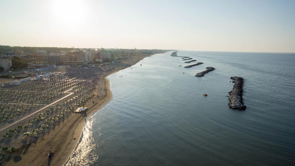 Aron Hotel Rimini Bagian luar foto