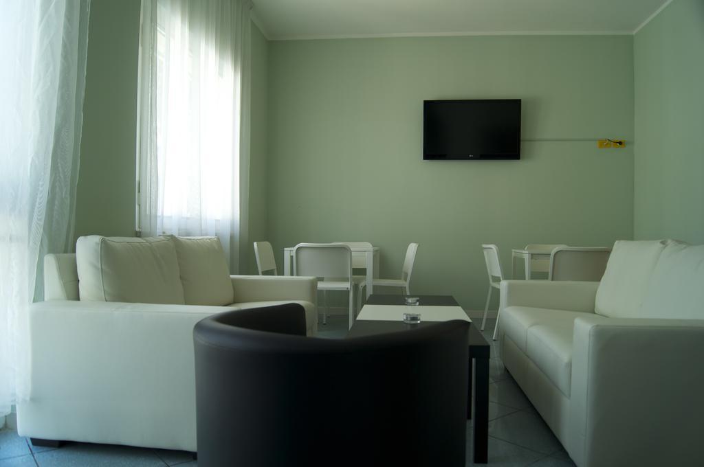 Aron Hotel Rimini Bagian luar foto