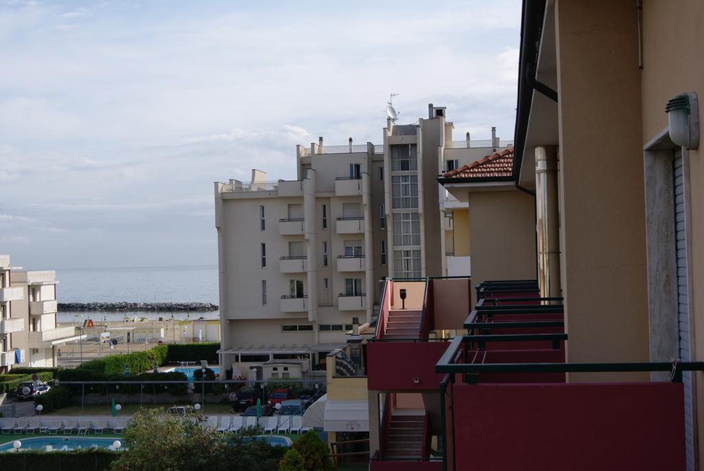 Aron Hotel Rimini Bagian luar foto